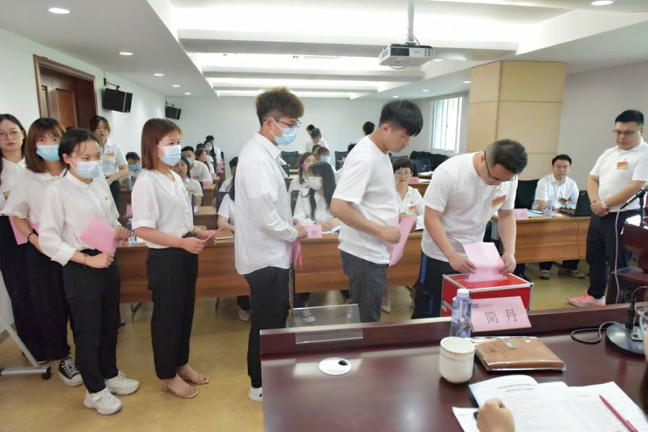 投票2.jpg 投票2.jpg